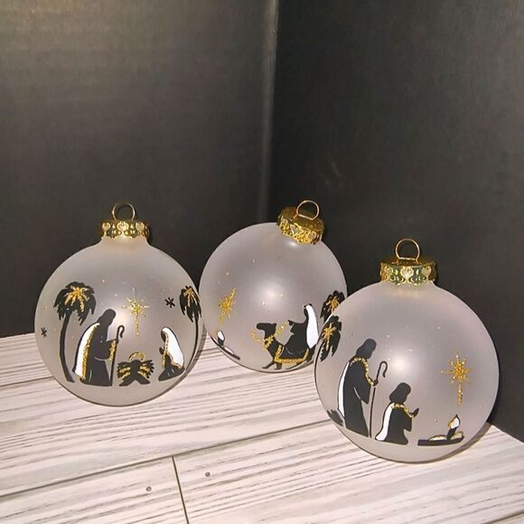 Vintage Nativity Scene Glass Christmas Holiday Ornament Frosted Gold North Star - Picture 1 of 8